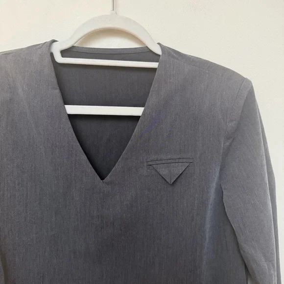 Commense NWT Gray Top - Picture 2 of 9